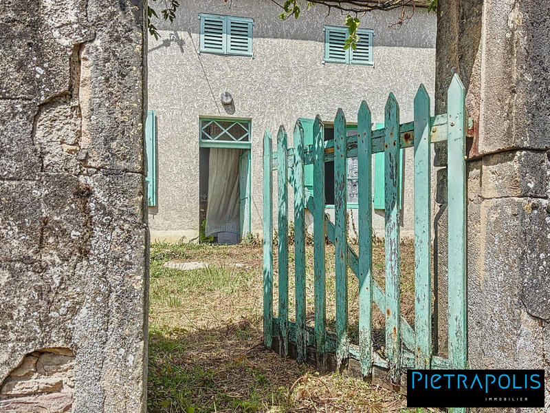 Maison ancienne - 180 m² - 3 pièces