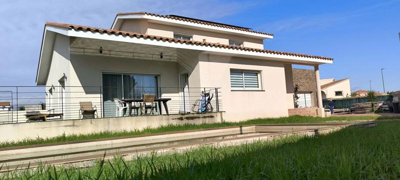 Maison - 200 m² - 6 pièces