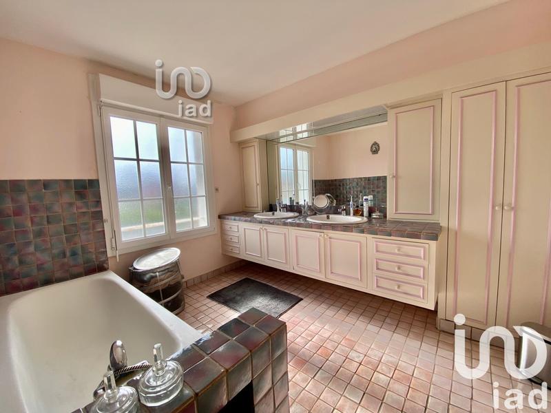 Maison - 245 m² - 12 pièces