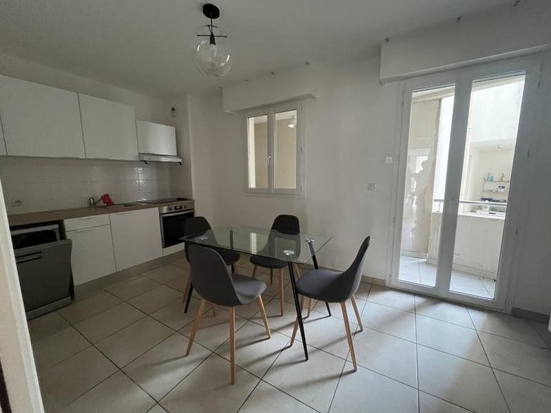 Appartement - 93 m² - 3 pièces