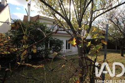 Maison - 192 m² - 6 pièces