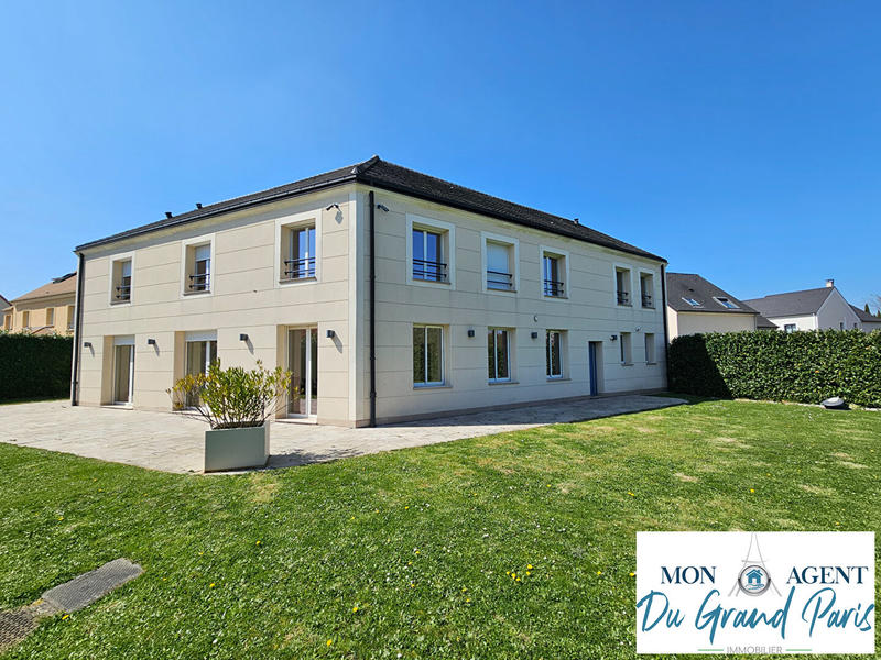 Maison - 480 m² - 10 pièces