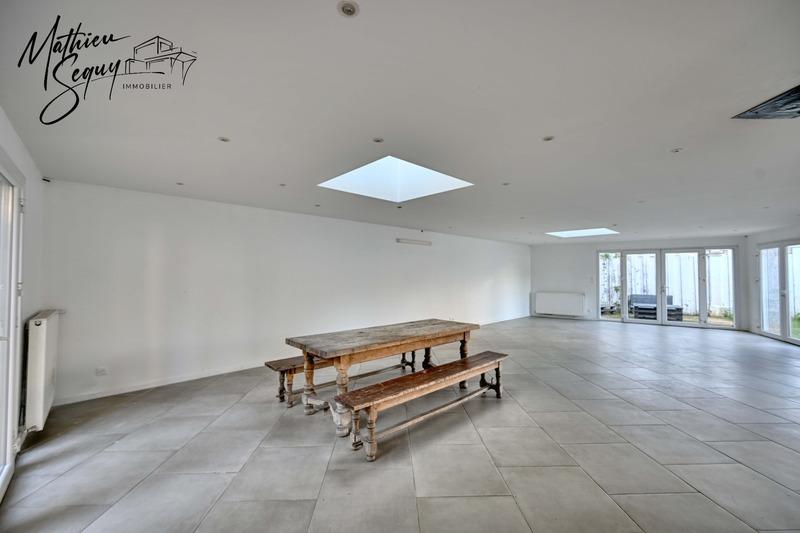 Local d'activité / Entrepôt - 274 m² - 9 pièces