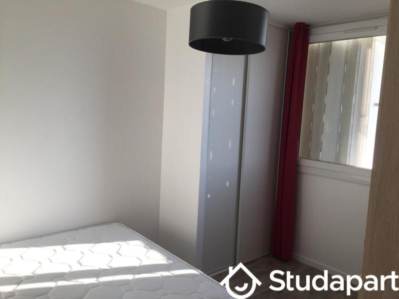 Chambre - 9 m² - 1 pièce