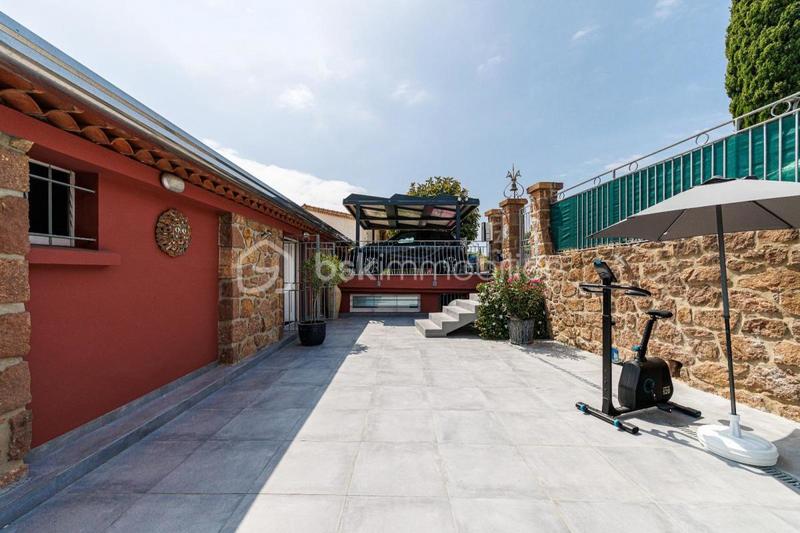 Villa - 219 m² - 5 pièces