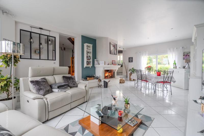 Maison - 181 m² - 8 pièces