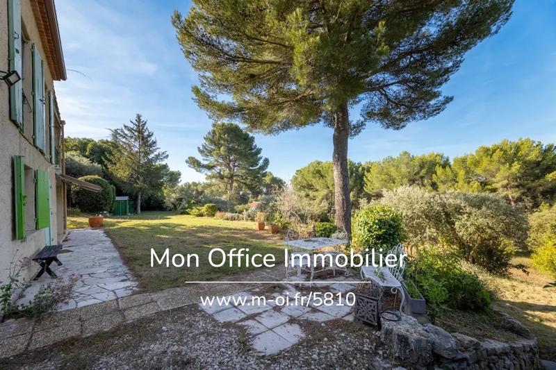 Villa - 316 m² - 9 pièces