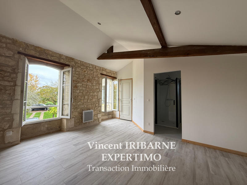 Propriété - 245 m² - 8 pièces