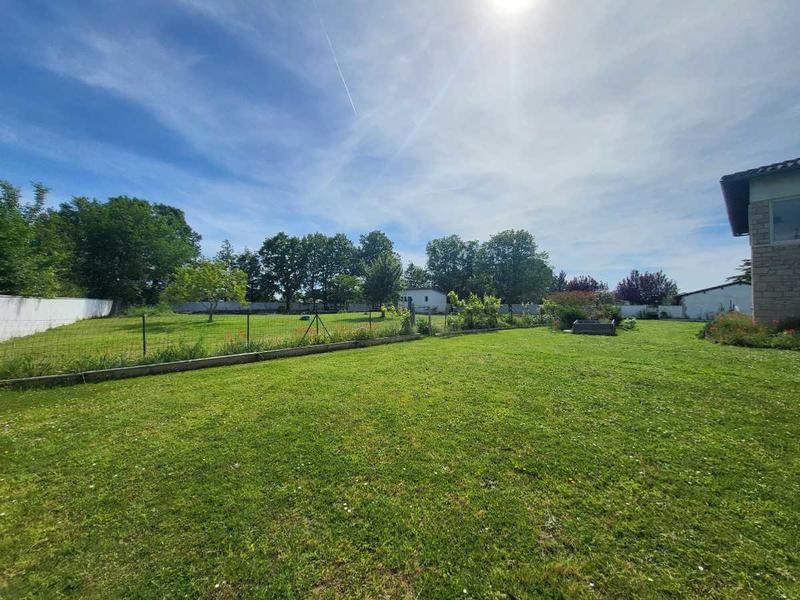 Maison - 200 m² - 7 pièces