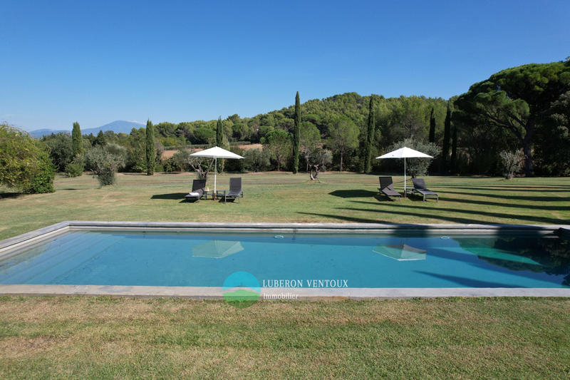 Propriété - 780 m² - 16 pièces