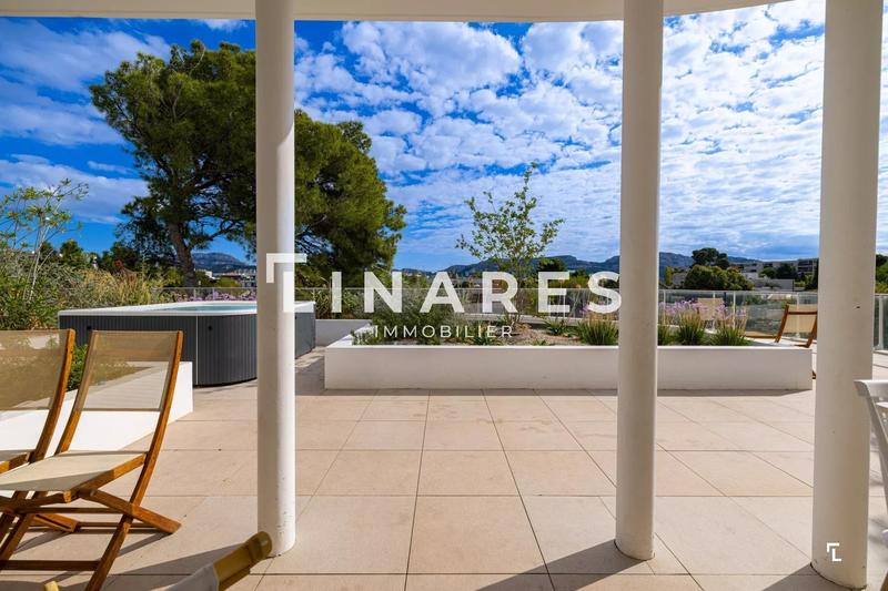 Appartement - 200 m² - 5 pièces