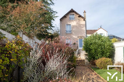 Maison - 98 m² - 6 pièces