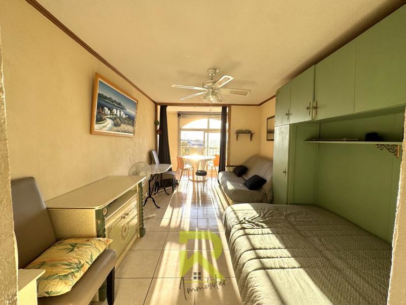 Studio - 25 m² - 1 pièce