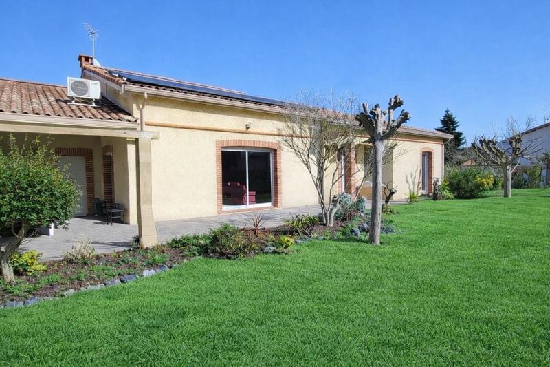 Maison - 250 m² - 8 pièces