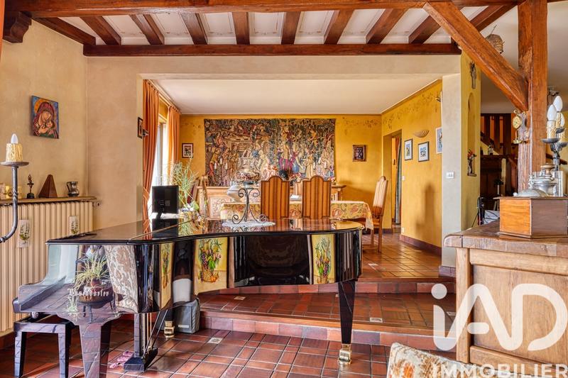 Maison - 220 m² - 9 pièces