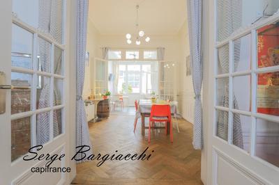 Immeuble - 170 m² - 8 pièces