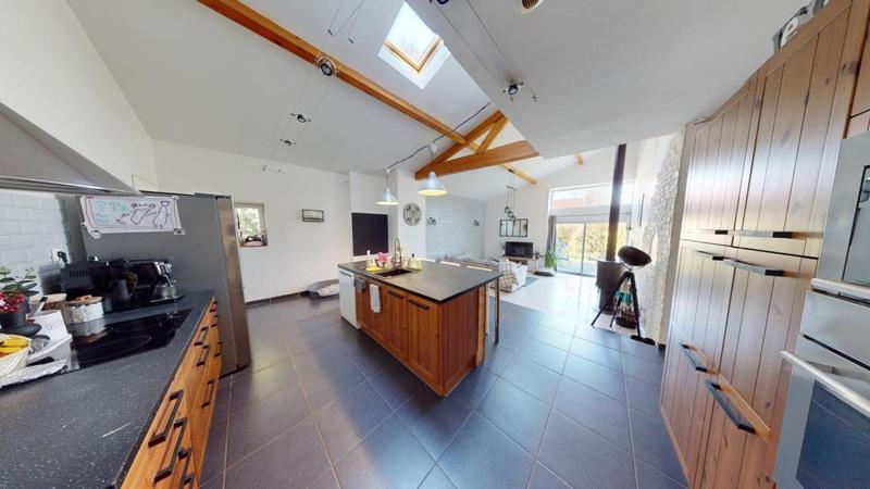 Maison - 217 m² - 9 pièces