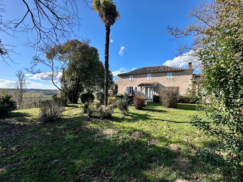 Maison - 455 m² - 18 pièces