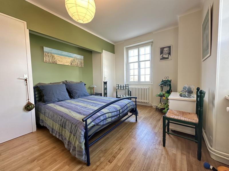 Maison - 260 m² - 11 pièces