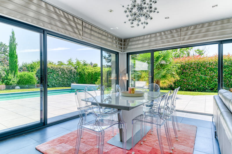 Maison - 217 m² - 6 pièces