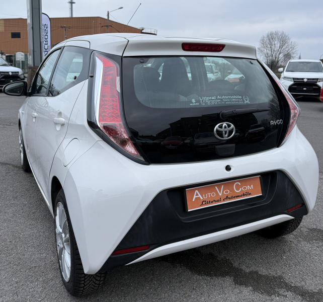 Toyota Aygo 1.O X 5 Portes Automatic