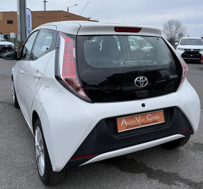 Toyota Aygo 1.O X 5 Portes Automatic