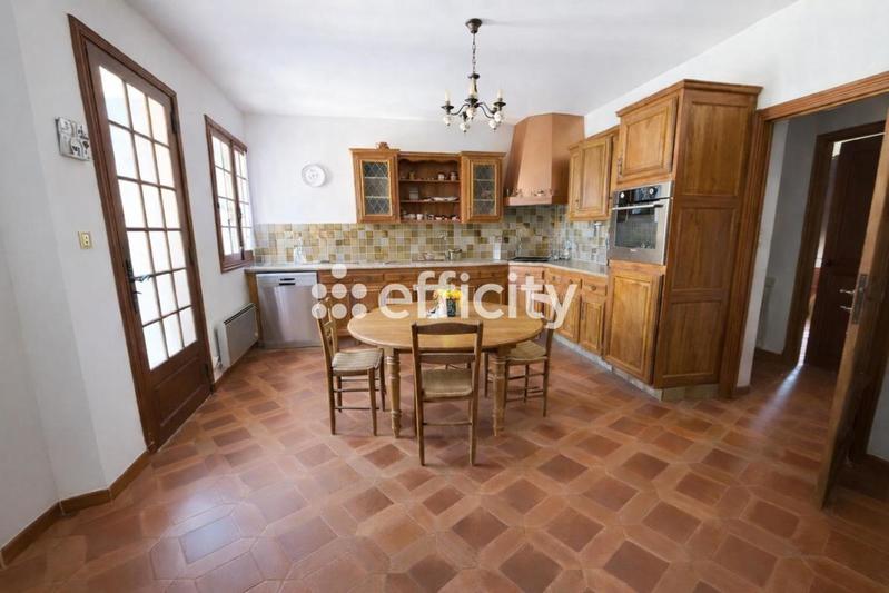 Maison - 245 m² - 7 pièces