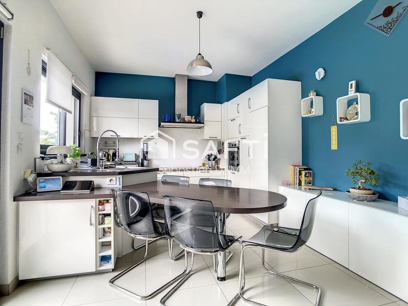 Maison - 251 m² - 11 pièces