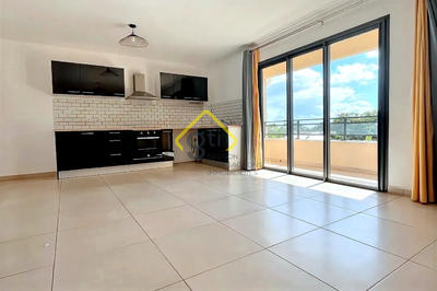 Appartement - 81 m² - 4 pièces