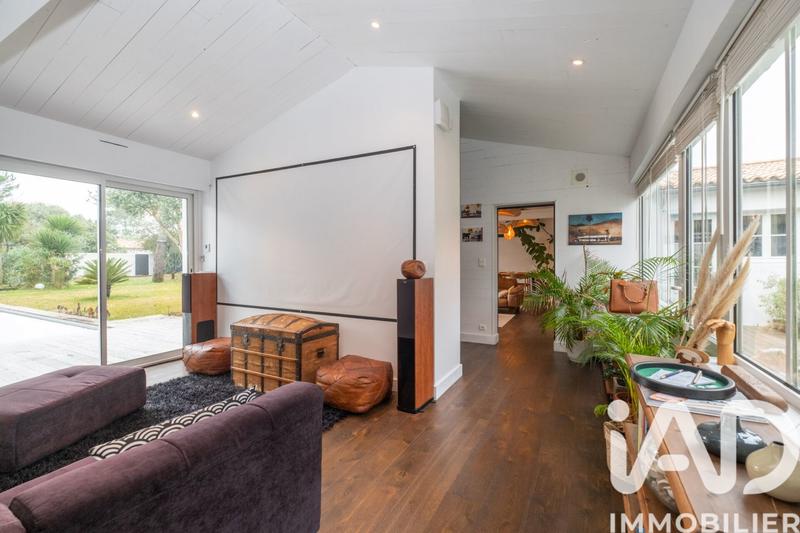 Maison - 205 m² - 6 pièces