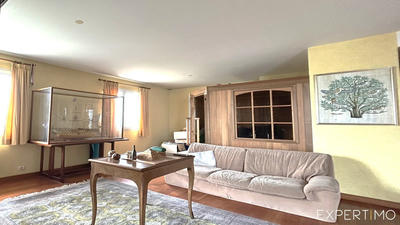 Appartement - 221 m² - 8 pièces