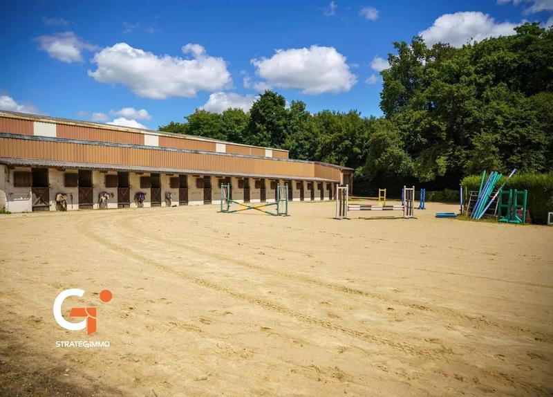 Maison de domaine équestre - 20 pièces