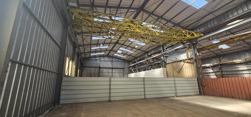 Entrepôt - 2 160 m²