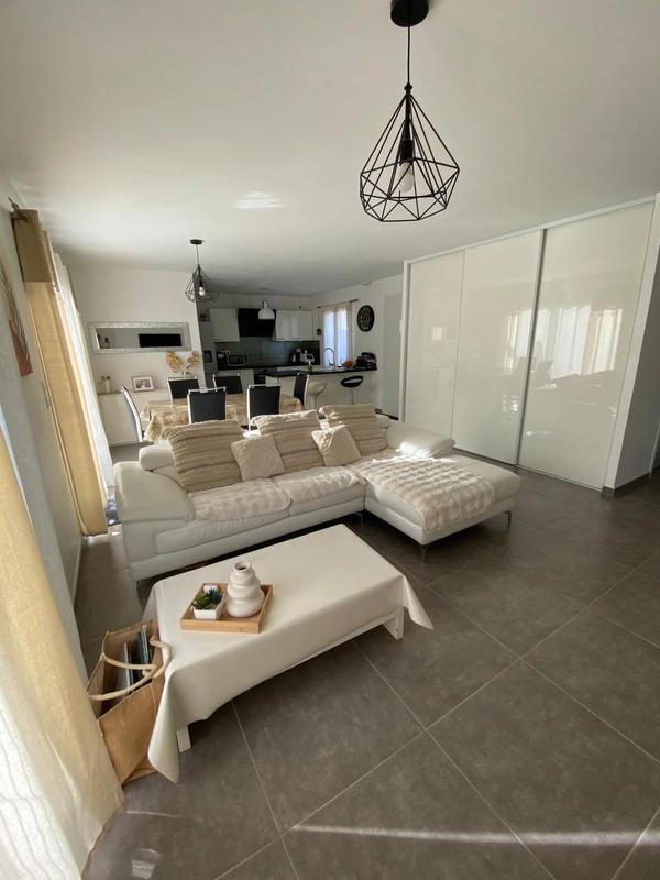 Villa - 89 m² - 6 pièces