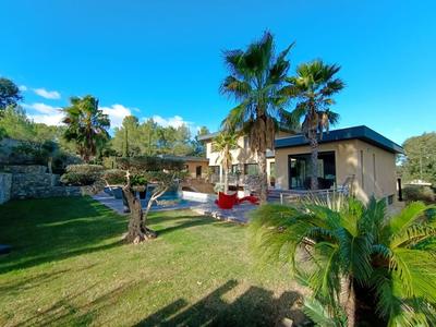 Villa - 270 m² - 10 pièces