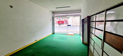 Local commercial - 30 m² - 2 pièces