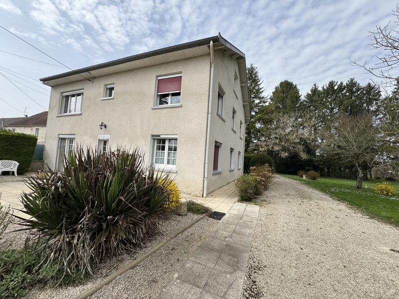 Maison - 166 m² - 8 pièces