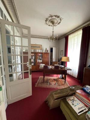 Propriété - 222 m² - 9 pièces