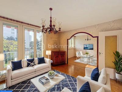 Appartement - 80 m² - 5 pièces