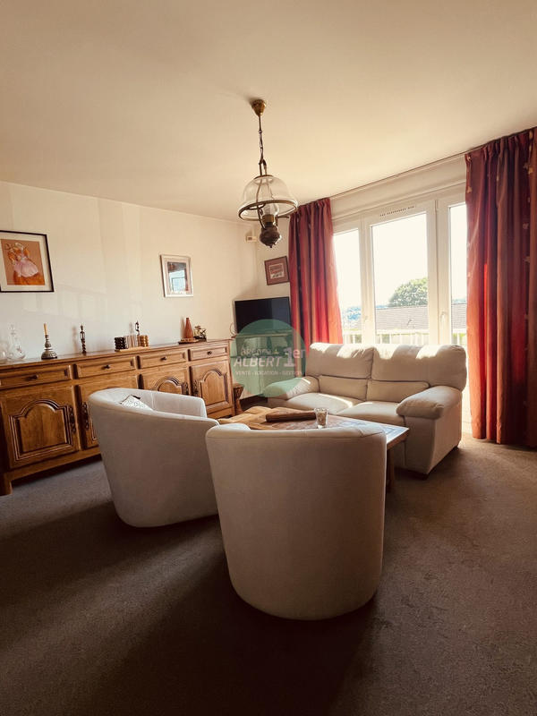 Maison traditionnelle - 95 m² - 4 pièces