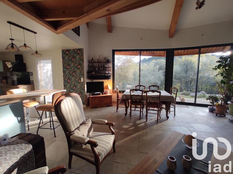 Maison - 140 m² - 5 pièces