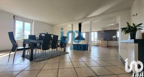 Maison - 221 m² - 6 pièces