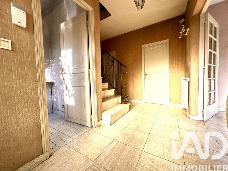 Maison - 182 m² - 8 pièces