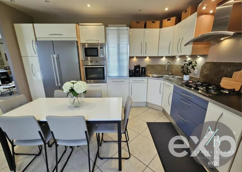 Maison - 145 m² - 6 pièces