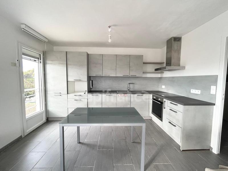 Maison - 180 m² - 8 pièces