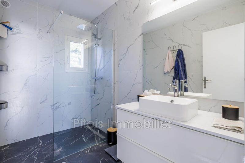 Maison - 230 m² - 4 pièces