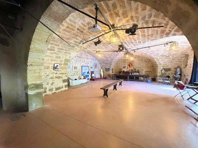 Maison - 406 m² - 8 pièces