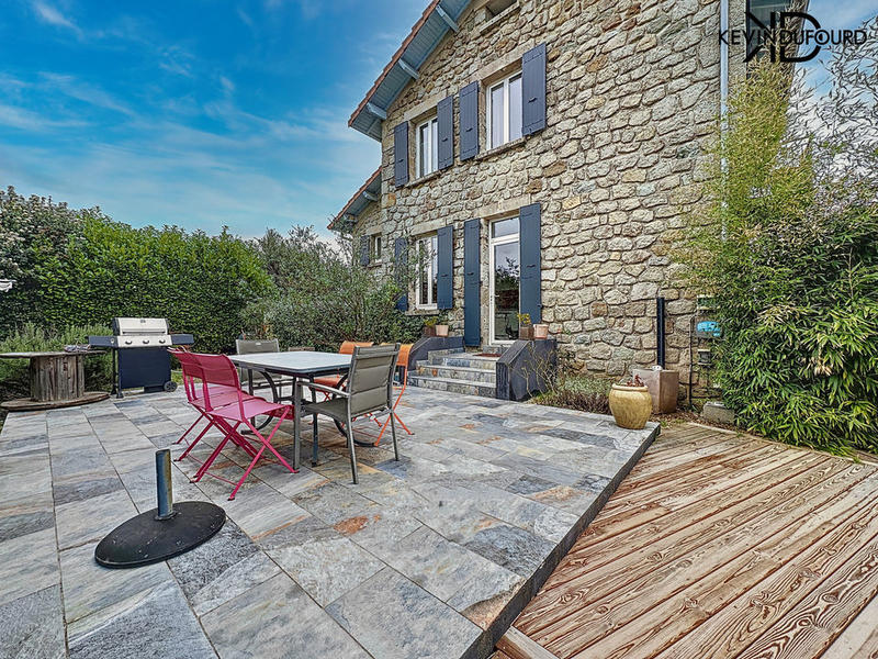 Maison en pierre - 130 m² - 6 pièces