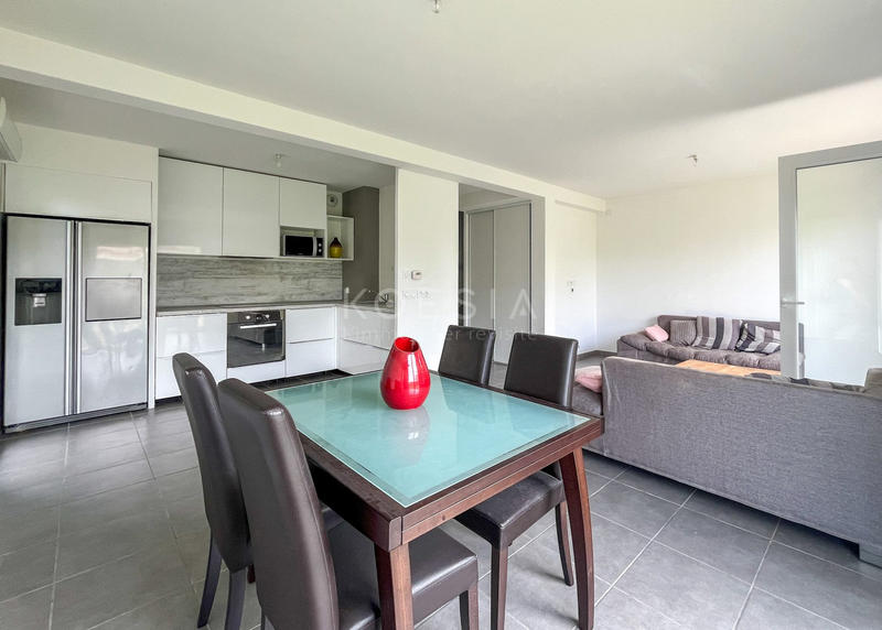 Maison - 92 m² - 4 pièces