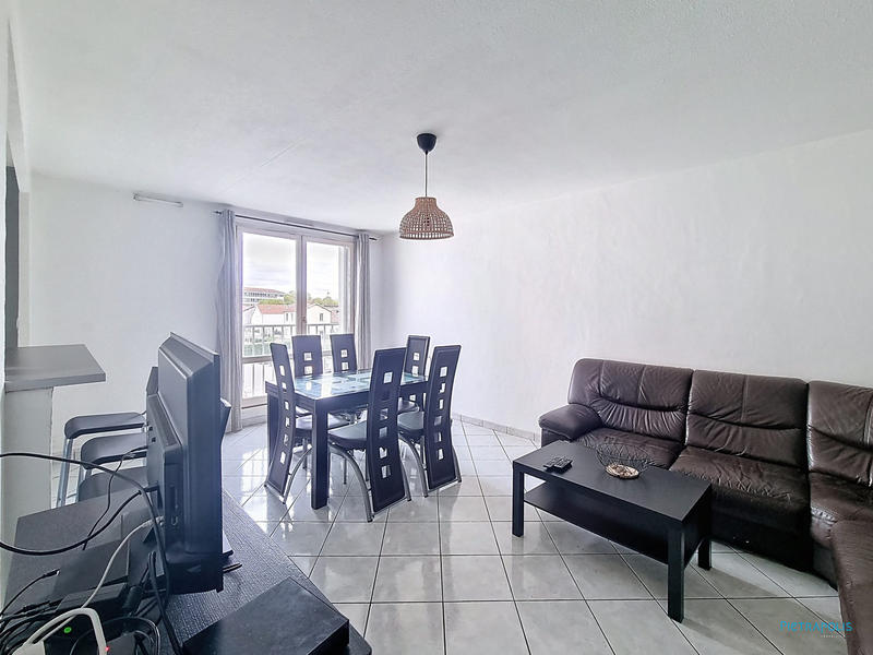 Appartement - 79 m² - 4 pièces